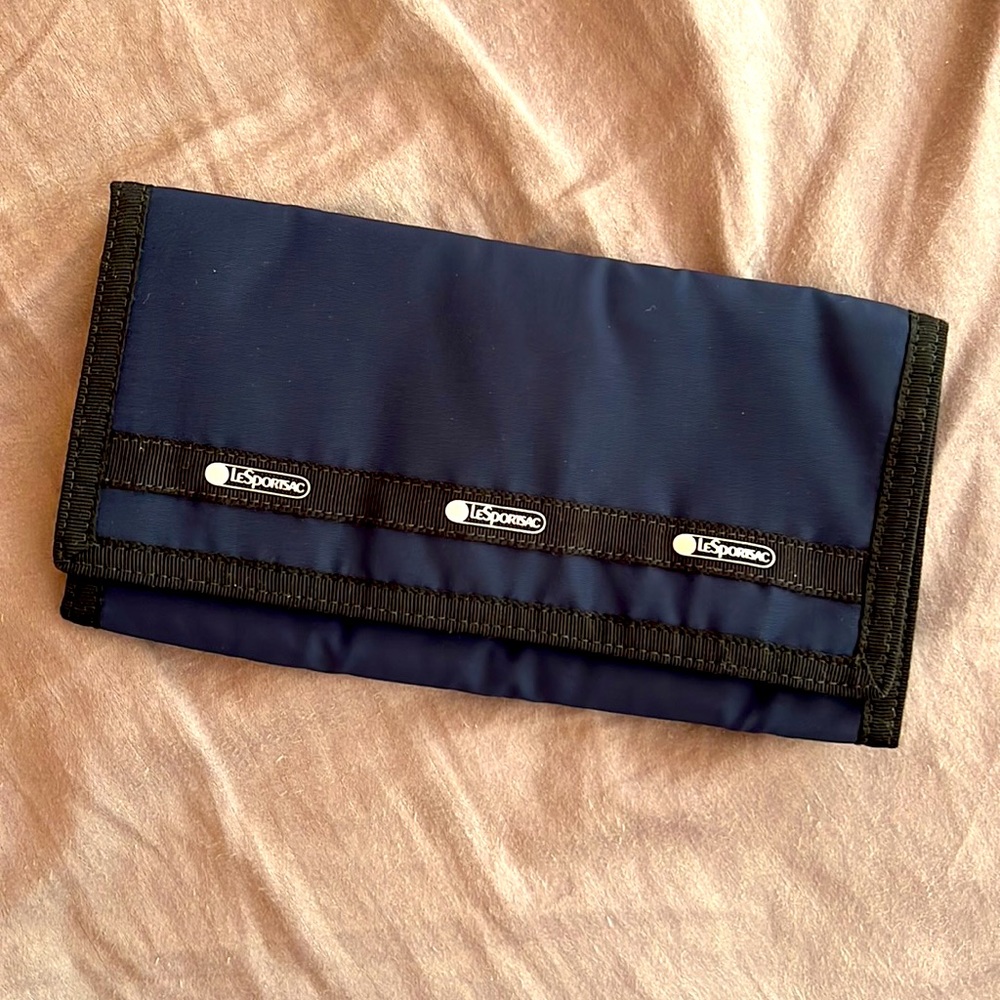 NWOT LeSportsac Velcro wallet